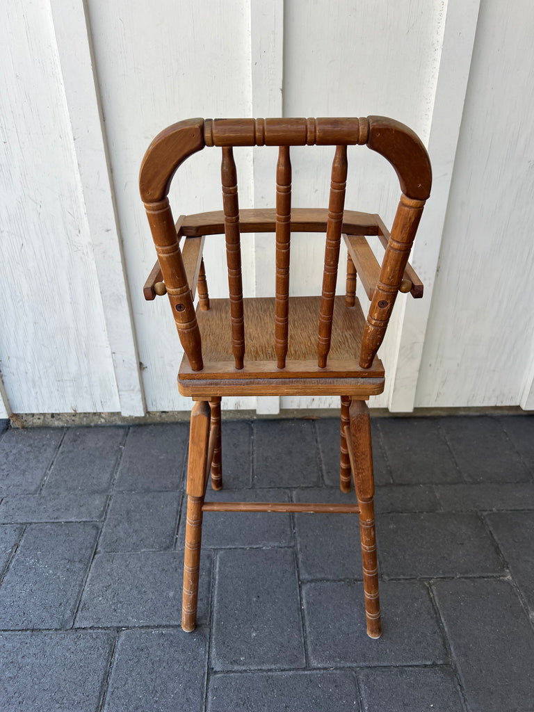 Vintage Baby Doll Spindle Highchair