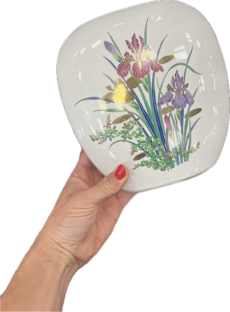 Iris Porcelain Gold Leaf Vase
