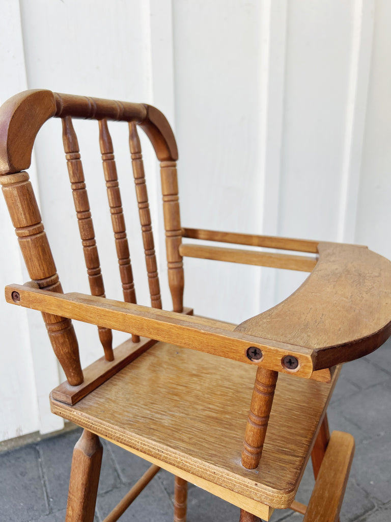 Vintage Baby Doll Spindle Highchair