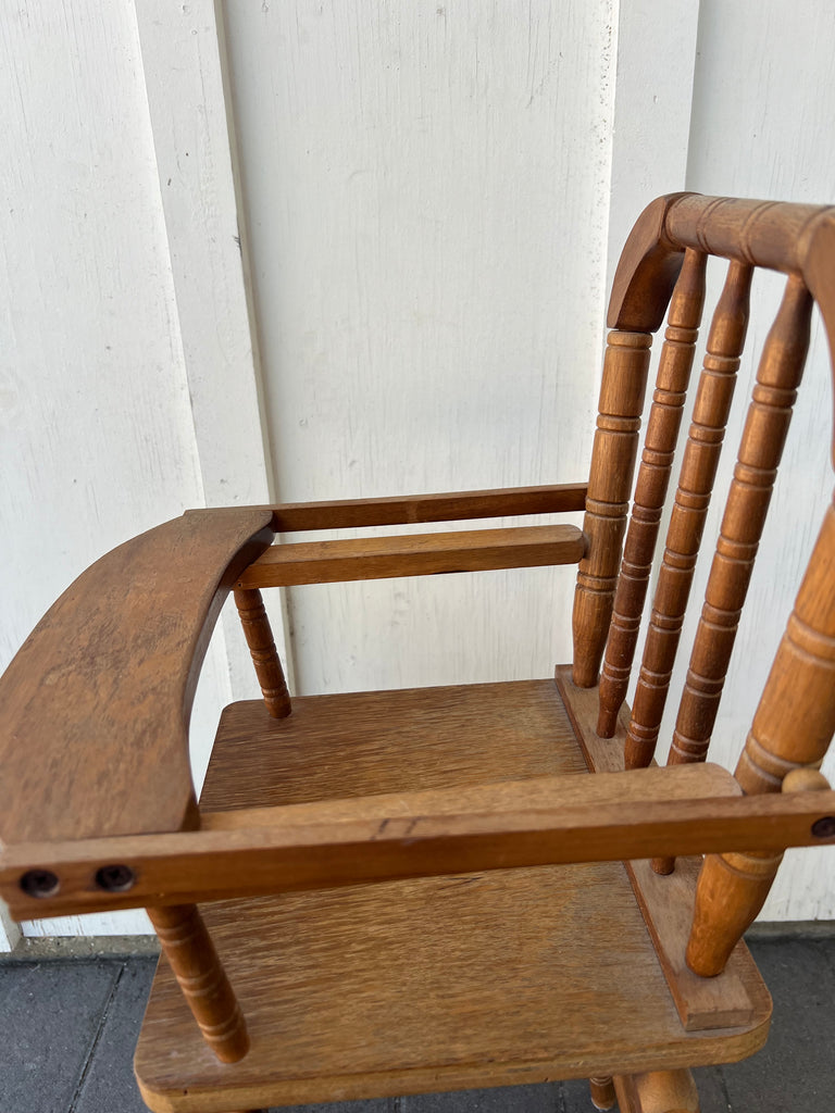Vintage Baby Doll Spindle Highchair