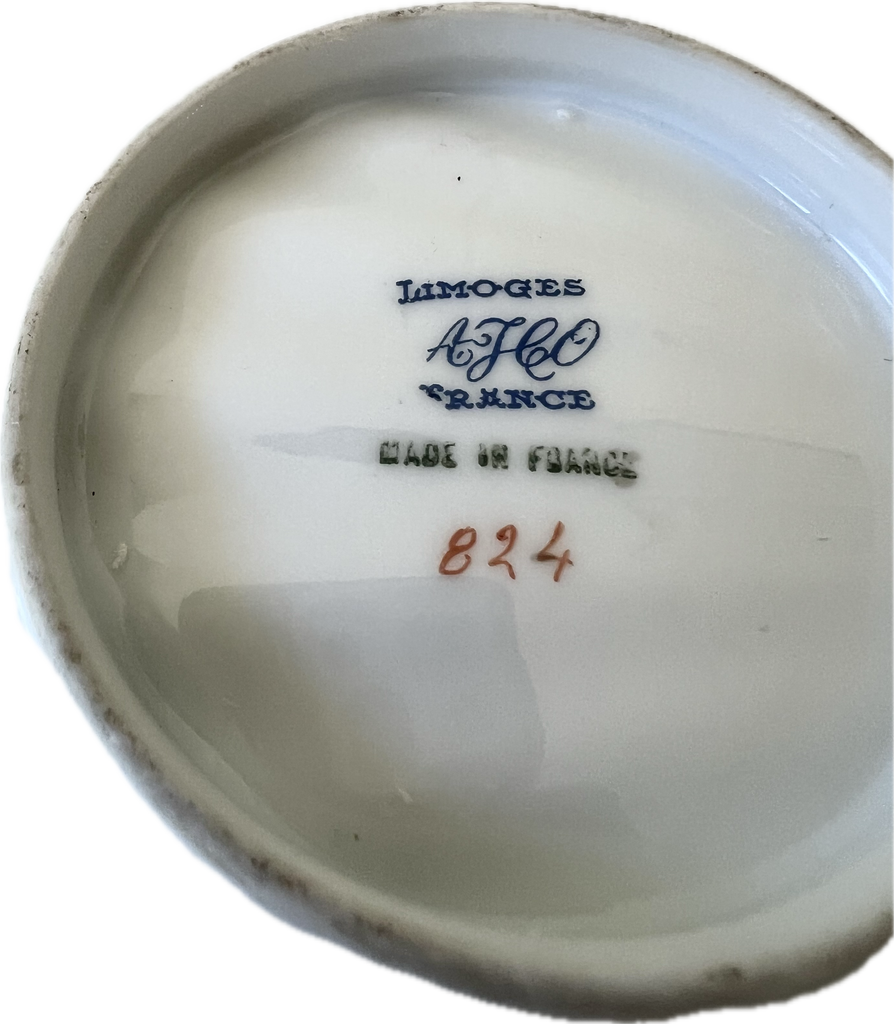 Scalloped Porcelain Shell Dish