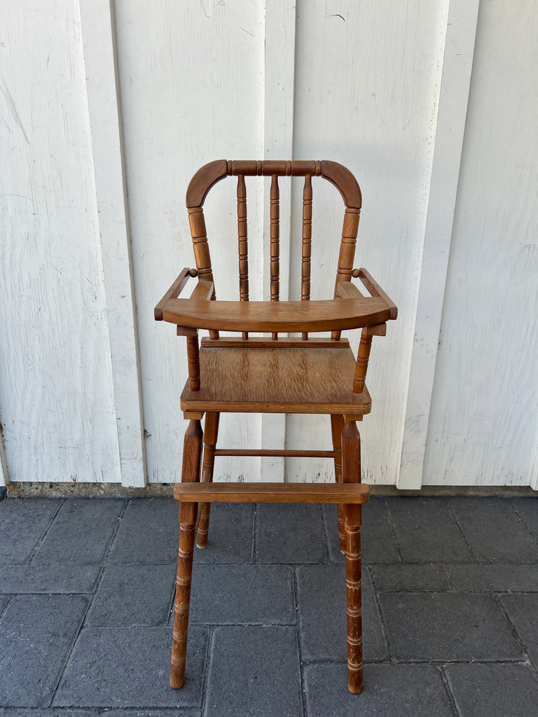 Vintage Baby Doll Spindle Highchair