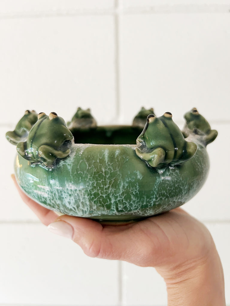Fisherman's Fortune Ceramic Frog Bowl