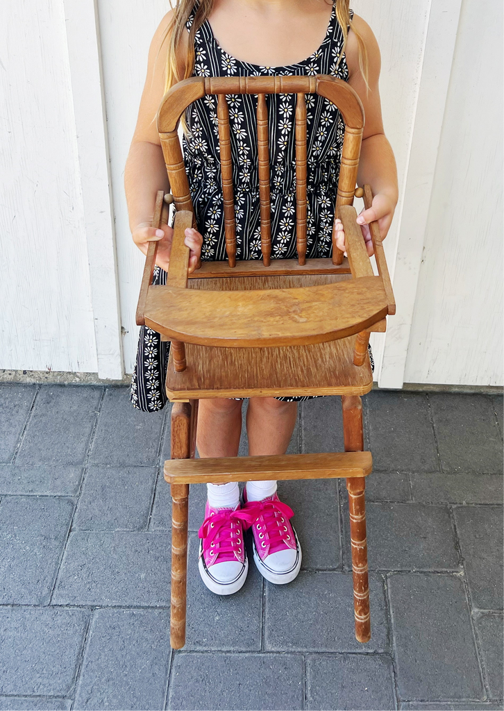 Vintage Baby Doll Spindle Highchair