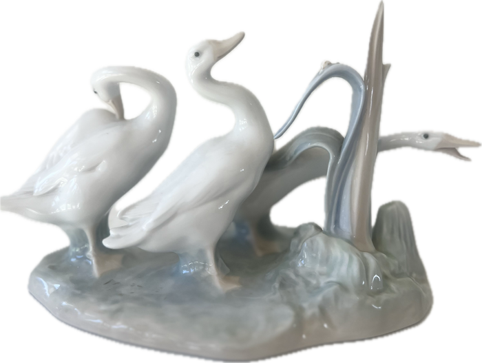 LLADRÓ Geese Figurine