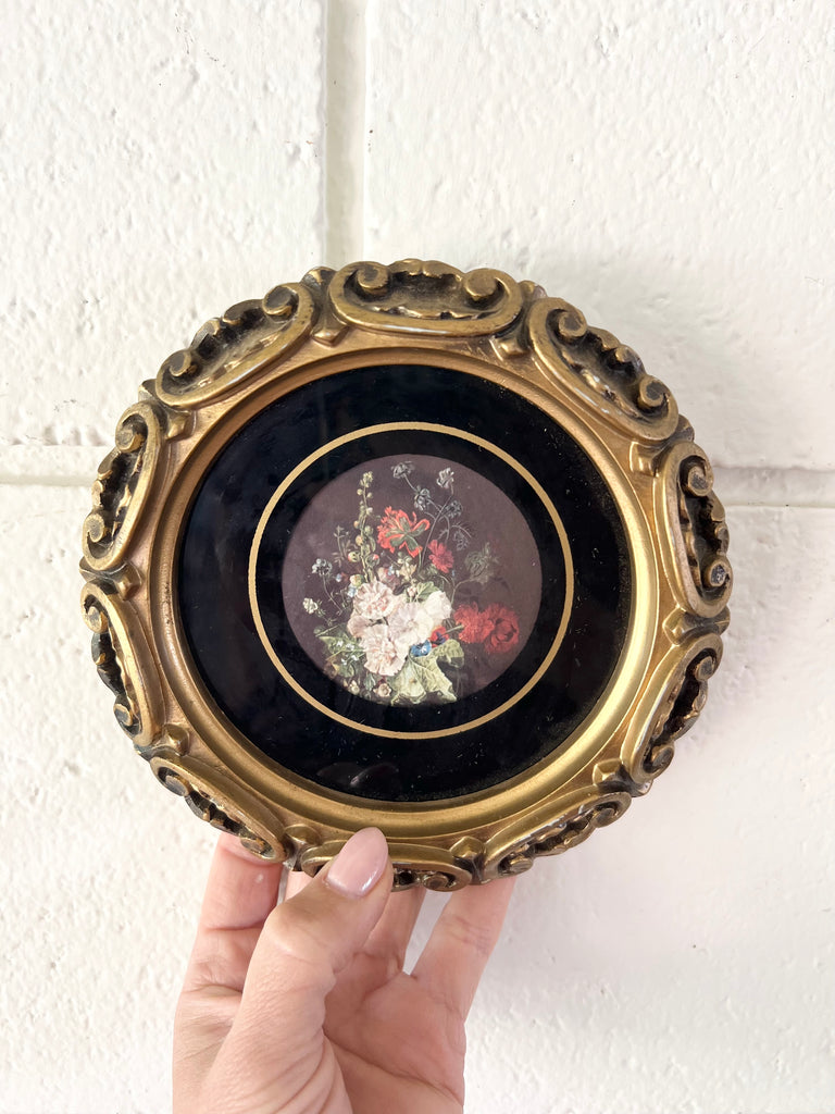 Vintage Round Ornate Floral Frame