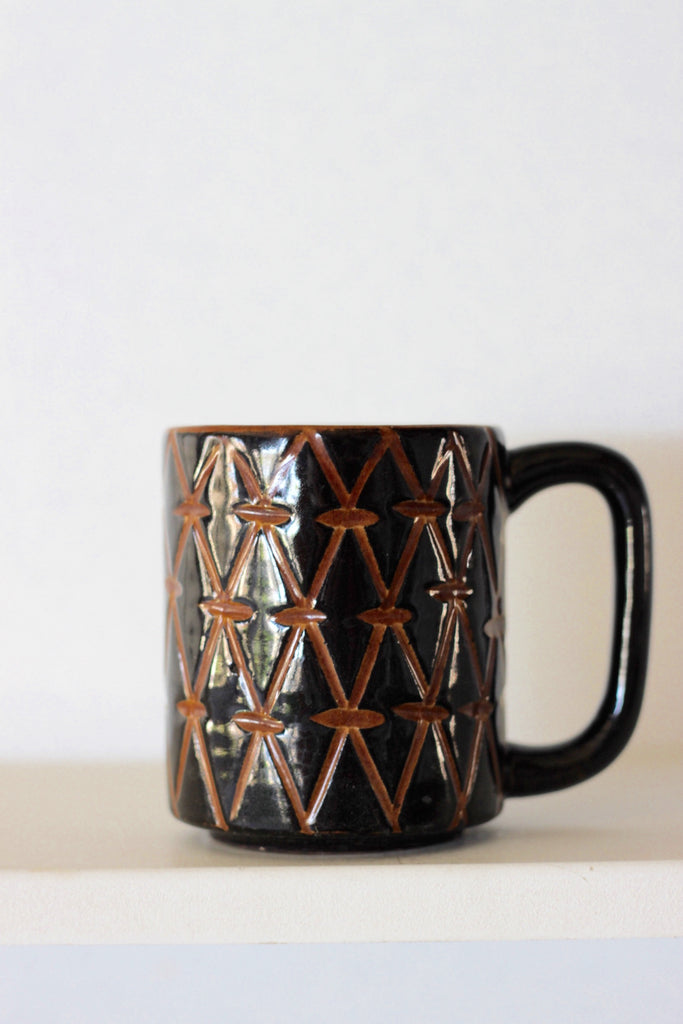 Criss-Cross Retro Mug