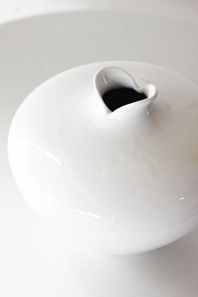 Pearl lipped vase